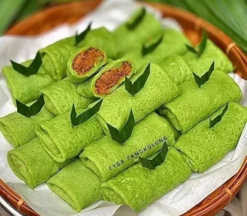 Kue Dadar Gulung.