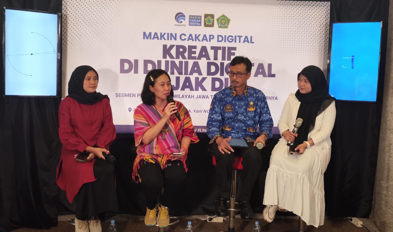 DUNIA DIGITAL: Beberapa narasumber memberikan kiat-kiat untuk pelajar se-Kulonprogo cara memanfaatkan medsos.