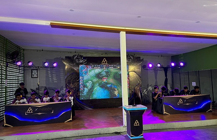 ADU STRATEGI: Sejumlah tim berlaga di E-sport Campus Leader (ECL) Kejuaraan Daerah (Kejurda) DIY 2024 yang diselenggarakan Pengurus Daerah (Pengda) E-sport Indonesia (ESI) DIY di Bento Kopi,