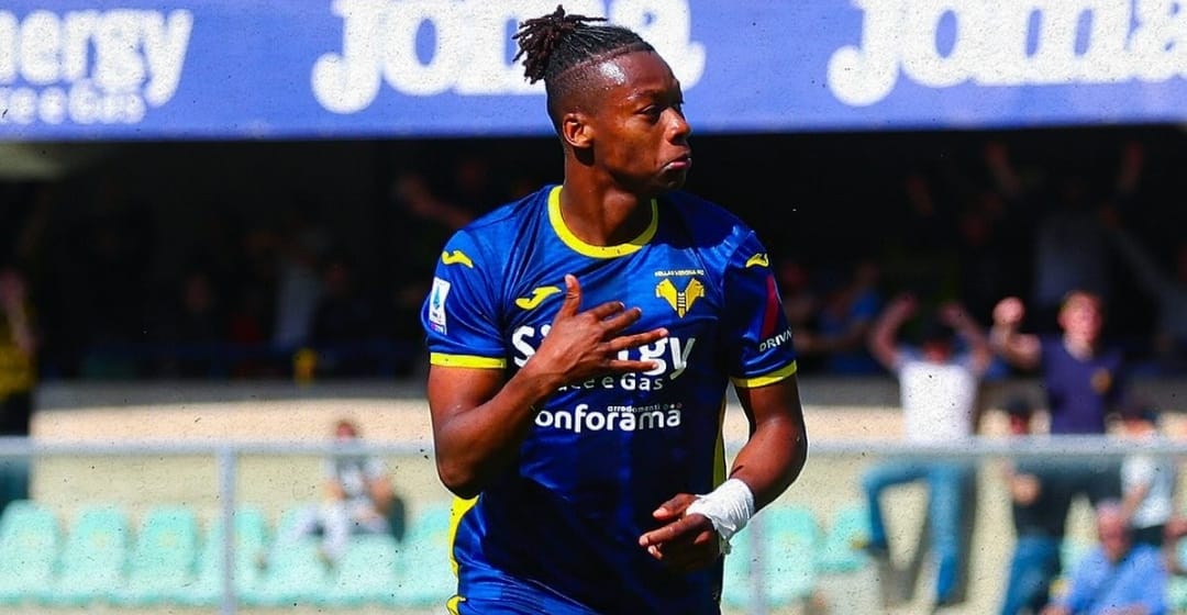 Selebrasi Tijjani Noslin saat memastikan kemenangan Verona atas Fiorentina (ig hellasveronafc)