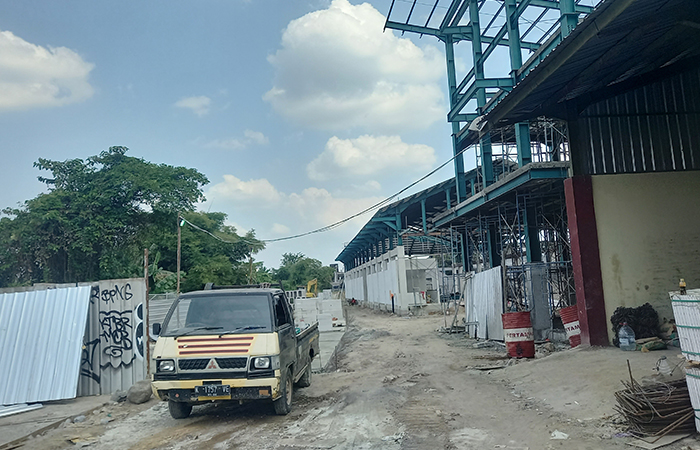 INI LHO: Lokasi pembangunan TPST Modalan yang masih dikebut pengerjaannya Selasa (21/5).