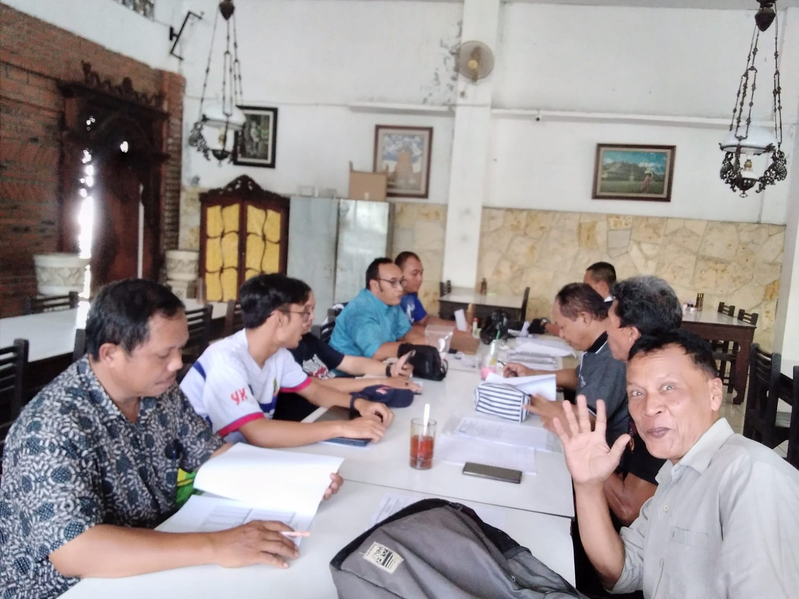 Keterangan Para pengurus PASI DIY saat melakukan Teknikal Meeting (TM) untuk Kejurda Atletik DIY 2024.