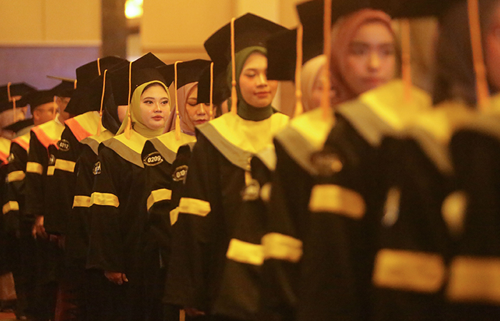 ILUSTRASI MAHASISWA
