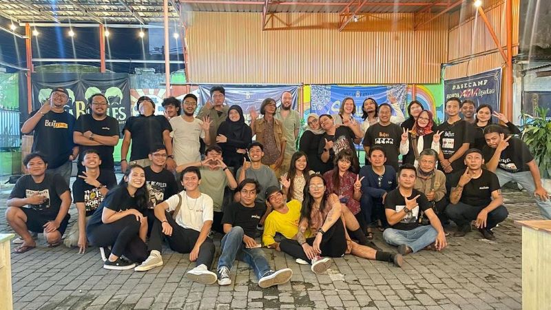 Beatlemania foto bersama.