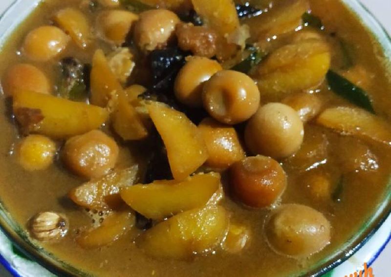 Resep semur telur puyuh kentang.