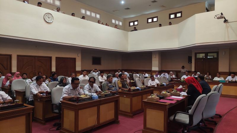 Tegas: Paguyuban Lurah dan Pamong se Kulon Progo melakukan audiensi di gedung DPRD Kulon Progo.
