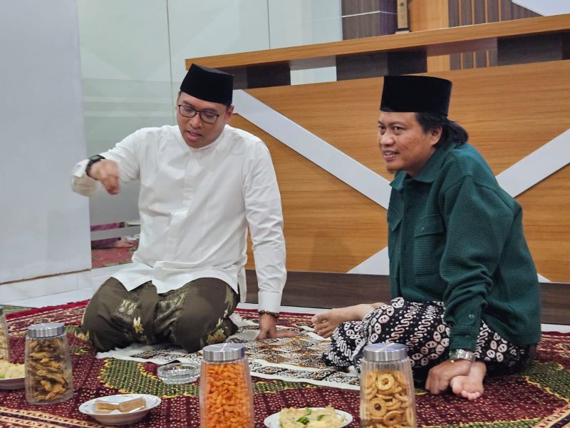 SILATURAHMI: Gus Yusuf (baju hijau) menerima kunjungan dari Ketua DPD Gerindra Jawa Tengah, Sudaryono (baju putih), Rabu malam (22/5/2024).
