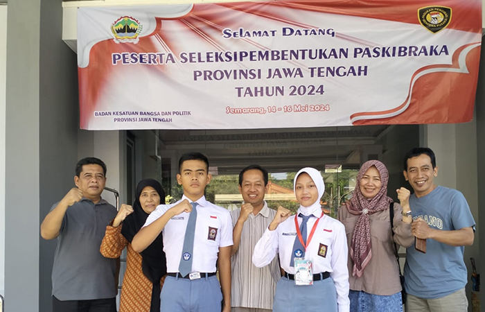 Dua pelajar SMA N 7 Purworejo berhasil lolos seleksi menjadi anggota Pasukan Pengibar Bendera Pusaka (Paskibraka) di Provinsi Jawa Tengah (Jateng).Bakesbangpol Purworejo untuk Radar Jogja
