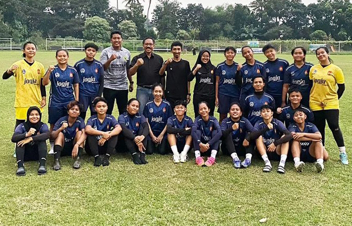 BINGUNG: Tim sepak bola putri PON DIY yang hingga kini belum sekalipun merasakan uji tanding jelang PON 2024.