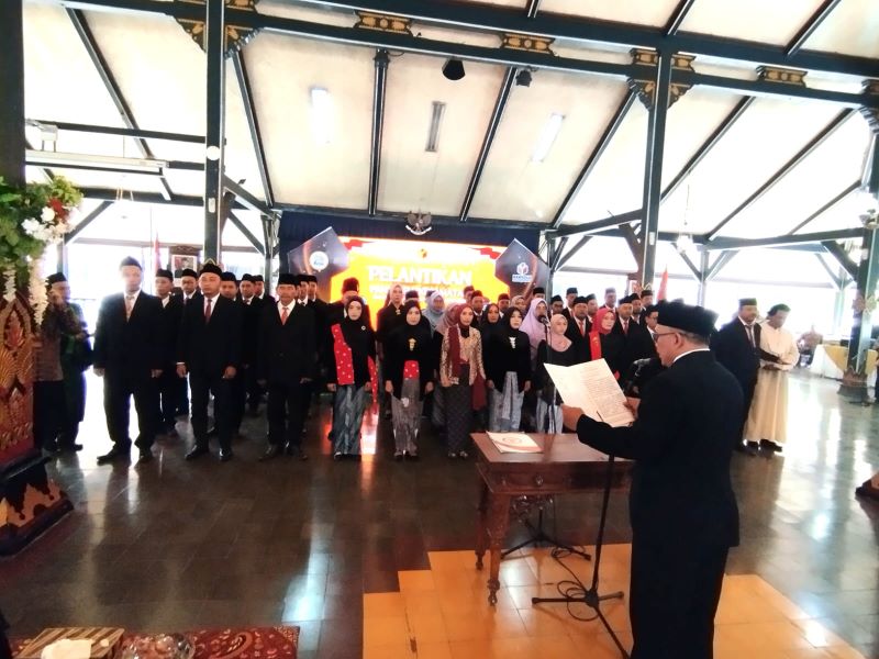 Sebanyak 48 panwascam di Kabupaten Purworejo dilantik pada Jumat (24/5/2024) di Pendopo Kabupaten Purworejo.&nbsp;