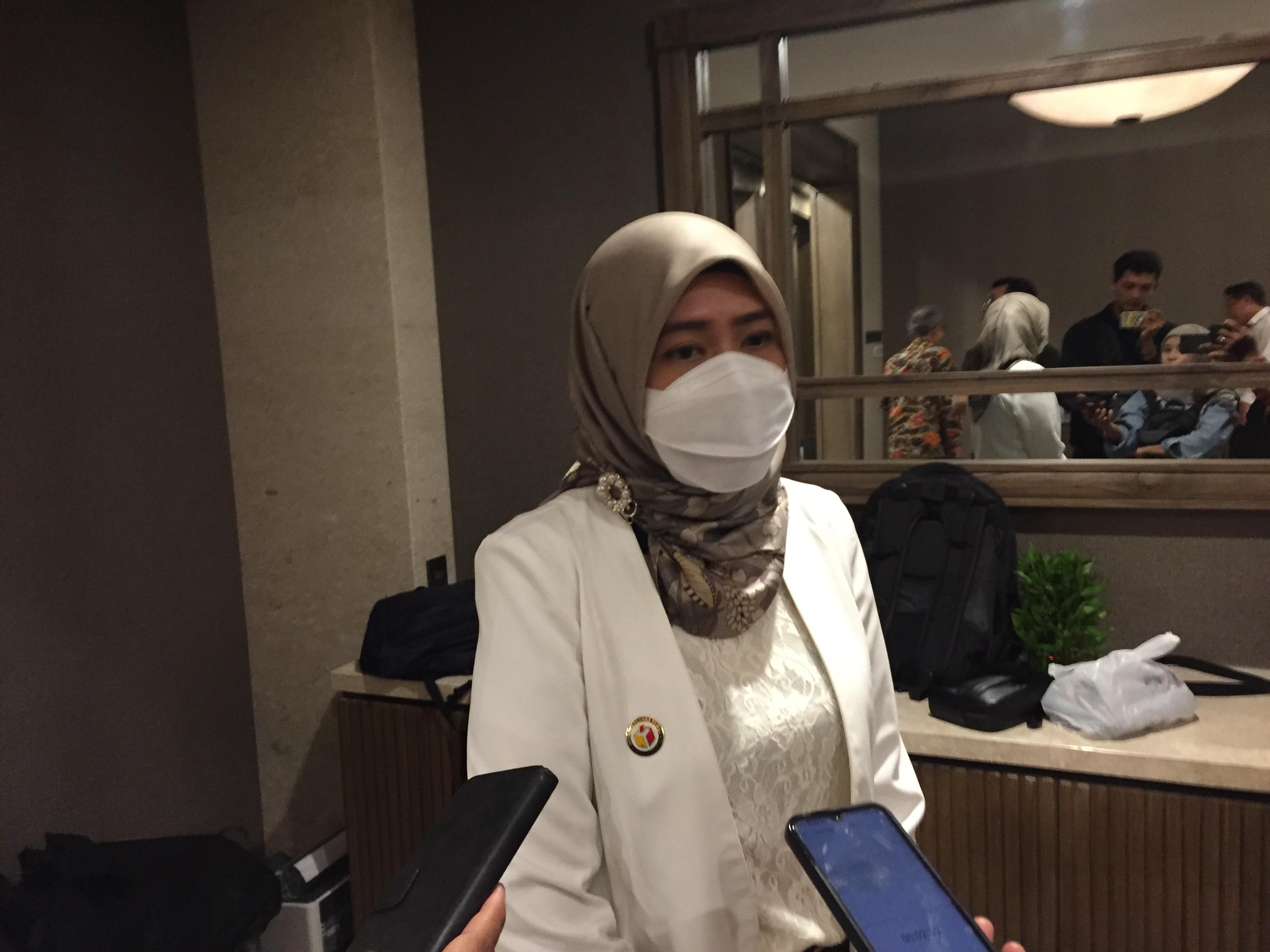 Kordinator Divisi Pencegahan, Partisipasi Masyarakat, dan Humas Bawaslu DIY Umi Illiyina saat menghadiri pelantikan Panwascam Kulon Progo, Jumat (24/5/2024).