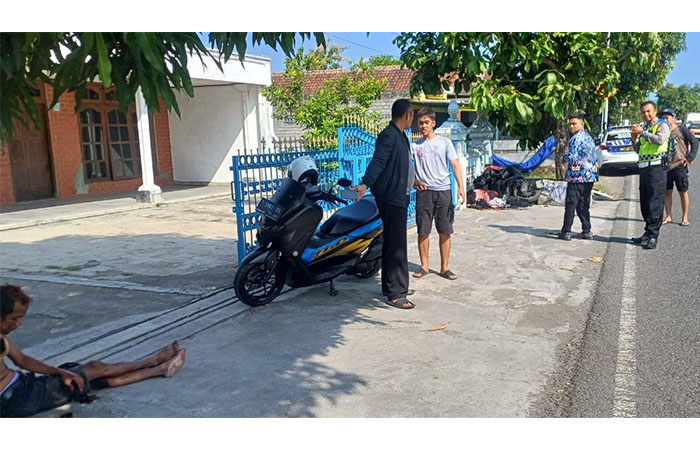 TRAGIS: Lokasi kejadian kecelakaan pengendara motor menabrak seekor mentok di Jalan Parangtritis, Tanjung Karang Patalan, Bantul, Minggu (26/5).