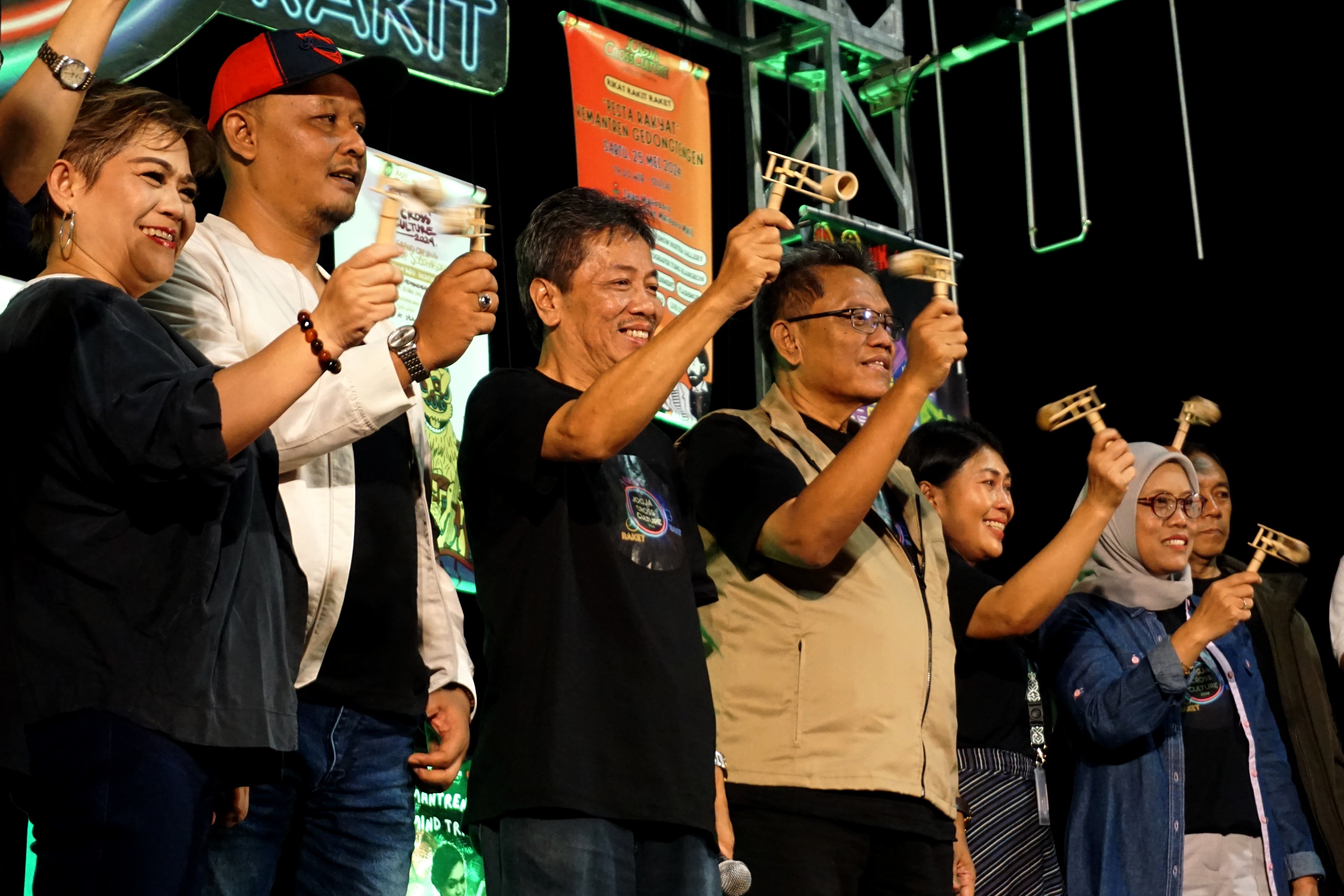 Even Jogja Cross Culture (JCC) kembali diselenggarakan dengan 15 panggung di sepanjang Jalan Malioboro, Sabtu (25/5).&nbsp;