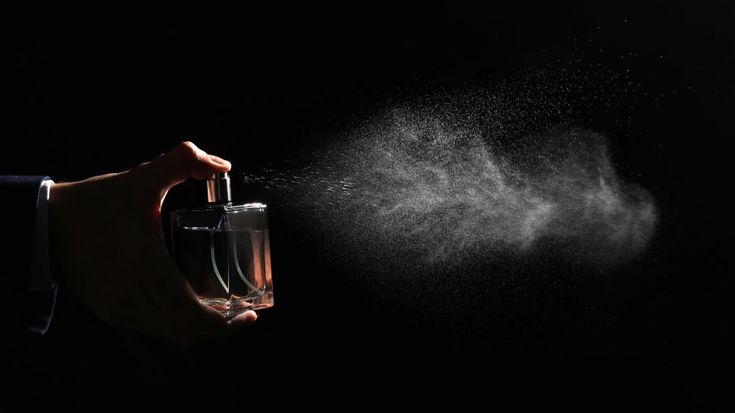 Caption picture : Parfum yang biasanya kita gunakan sehari &ndash; hari di tubuh untuk memberikan aroma yang wangi.