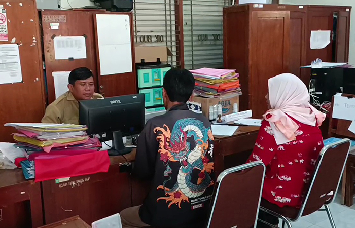 Nur Wahyudi menjelaskan kebijakan baru mengenai PPDB. (Anom Bagaskoro/radar jogja)