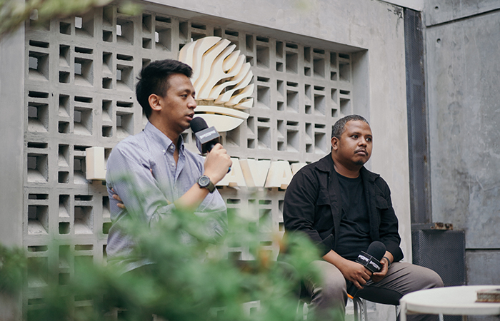 OPTIMISTIS: Presiden Direktur PT Bima Perkasa Manajemen RM Gusthilantika Marrel Suryakusumo saat ngobrol bersama dengan para Kanca Bima (suporter BPJ).