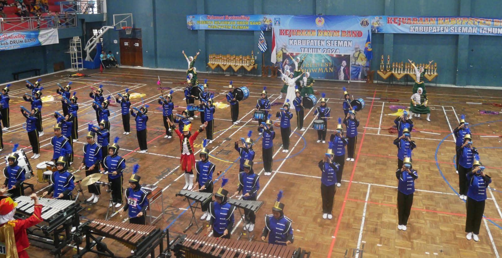 ASAH MENTAL - Pelajar MTsN 2 Sleman saat mengikuti kegiatan drumband di gedung olahraga Tridadi, Sleman akhir pekan lalu