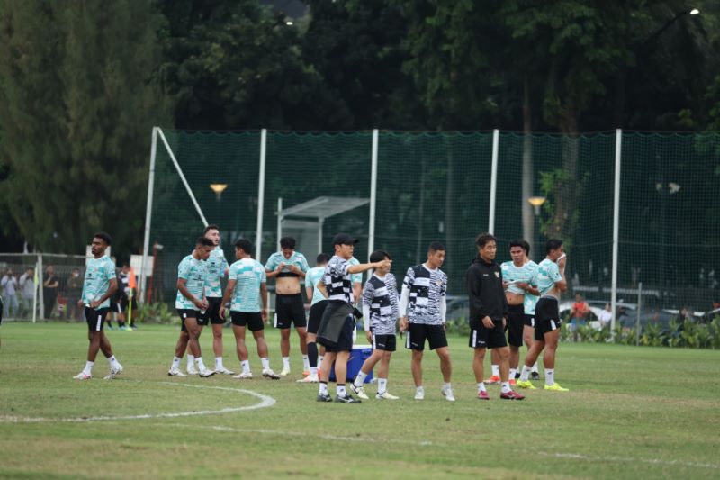 BERSATU - Timnas Indonesia jalani latihan perdana di Lapangan A dan B Senayan, Jakarta (PSSI)