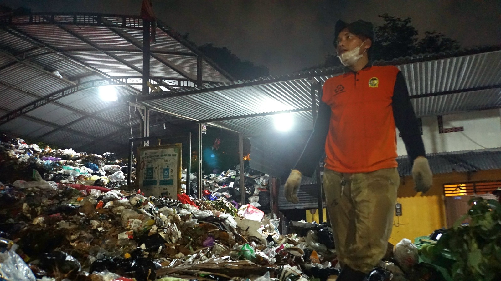 Kegitan pembersihan yang dilakukan oleh Pemkot Yogyakarta.