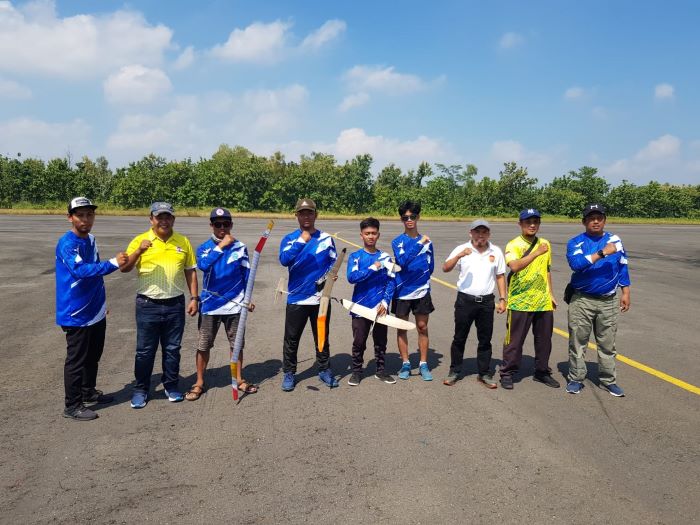 Keterangan para atlet Aeromodelling DIJ saat menjalani latihan rutin