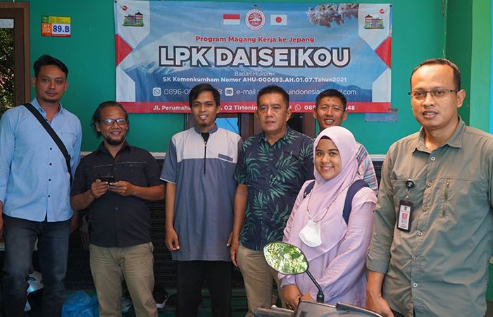 DETEKSI DINI: Kanwil Kemenkumham DIY saat menggelar operasi pengawasan bagi orang asing (28/5).