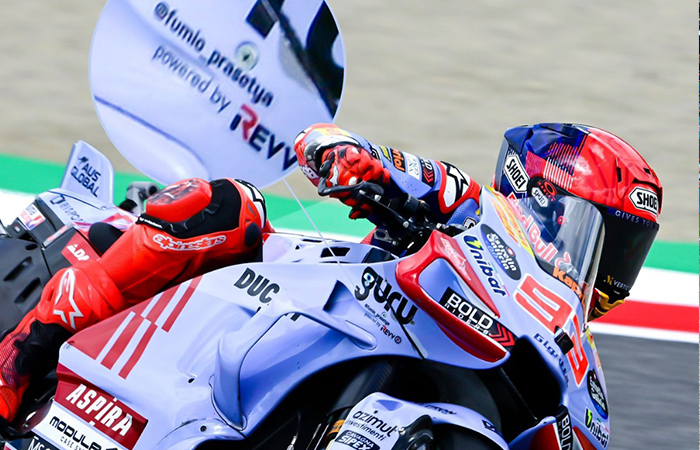 Akun Warga Kebumen @fumio_prasetya Ditempel di Motor Moto GP Marc Marquez
