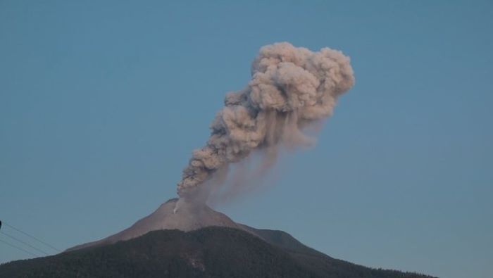 Gunung berapi Lewotobi Laki &ndash; Laki kembali erupsi.