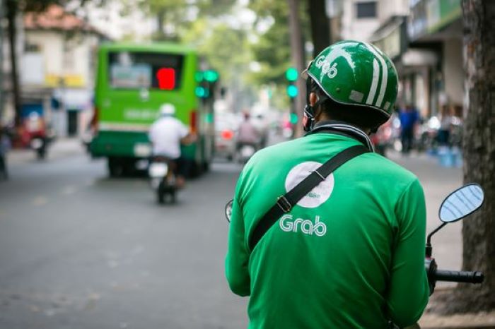 Ilustrasi pekerja ojek online