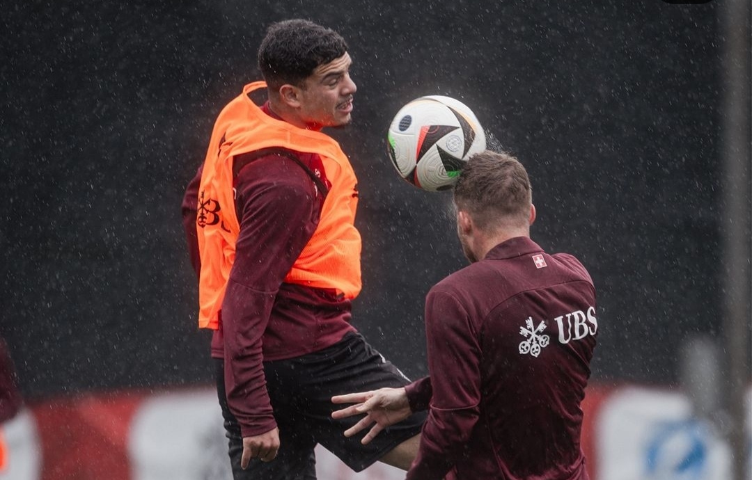 Latihan para penggawa Swiss jelang hadapi Estonia dan tatap Euro 2024 (ig swissnatimen)
