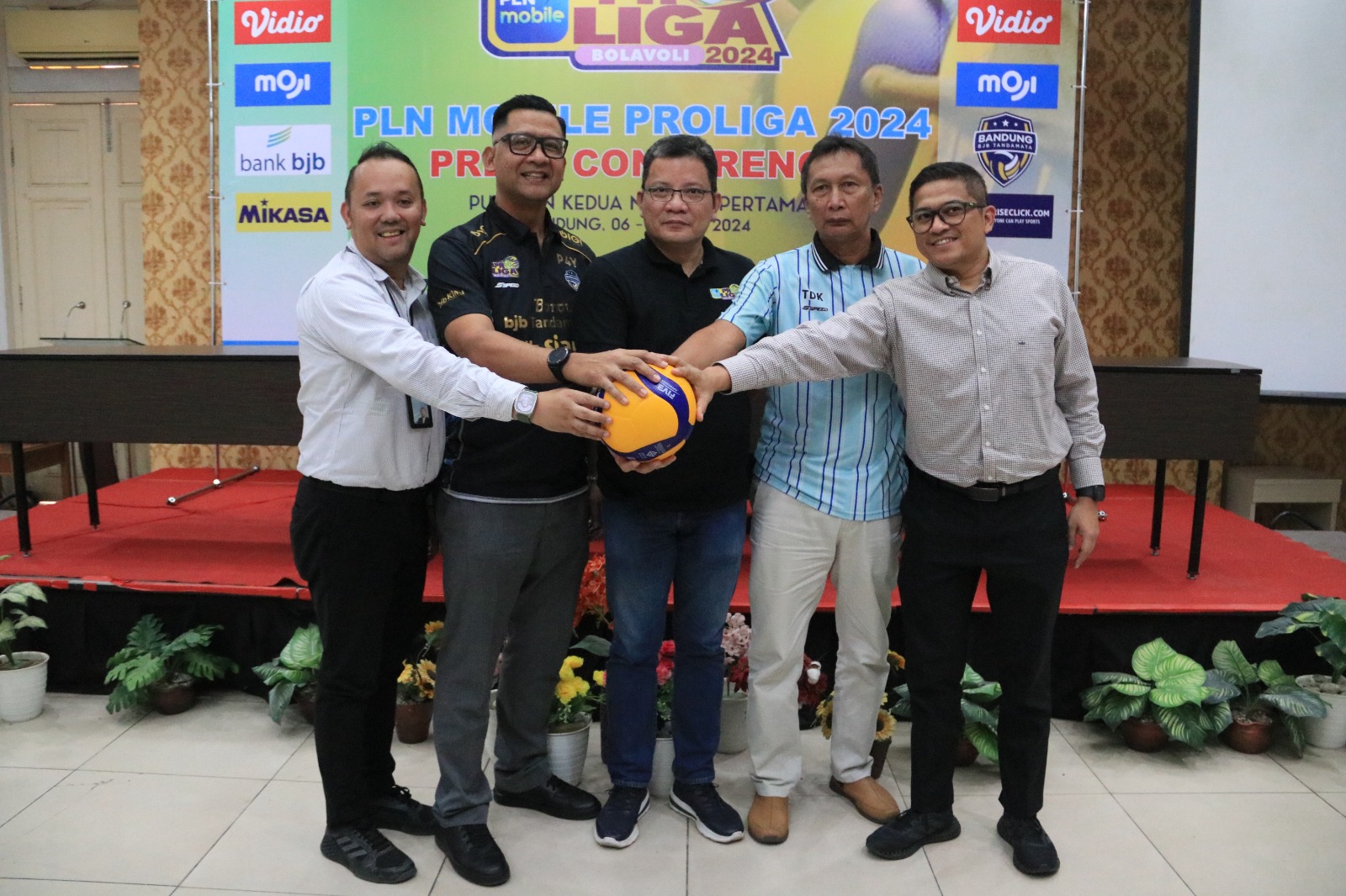 PLN Mobile Proliga 2024 di GOR Jalak Harupat Bandung mulai 6-9 Juni mendatang.