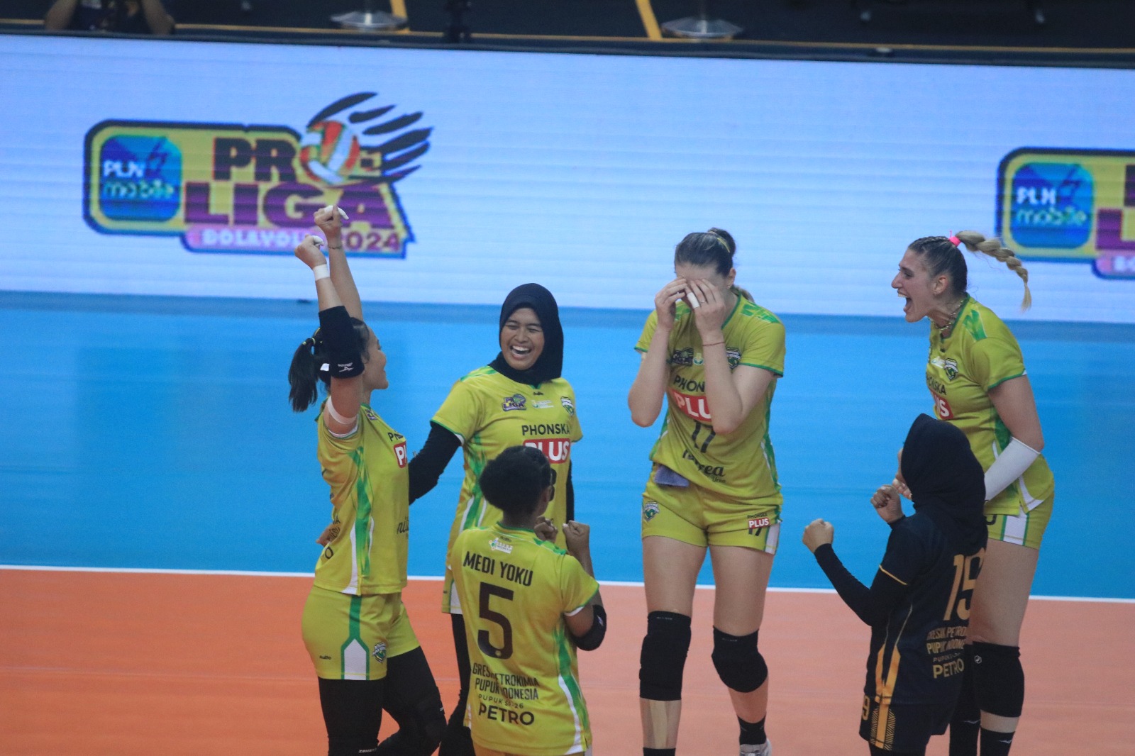 Tim putri Gresik Petrokimia Pupuk Indonesia dikalahkan Jakarta BIN pada laga pembuka seri kedua putaran kedua PLN Mobile Proliga 2024 di GOR Si Jalak Harupat Bandung.