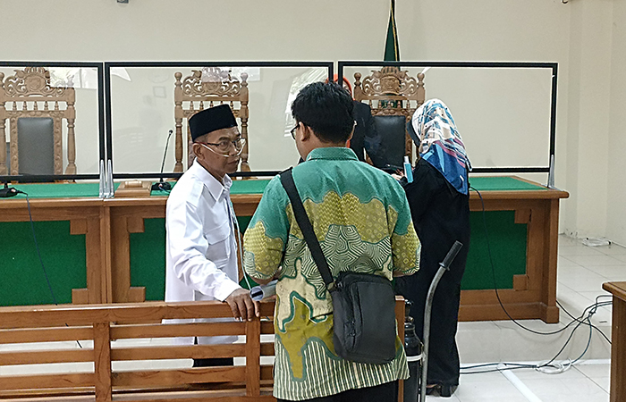Terdakwa Kasidi usai menjalani sidang pembelaan di Pengadilan Tipikor HI Yogyakarta
