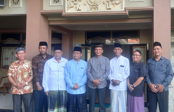 MULAI BERGERAK: Untoro Hariadi saat mengunjungi markas Pengurus Cabang Nahdlatul Ulama (PCNU) Bantul Jumat (7/6).