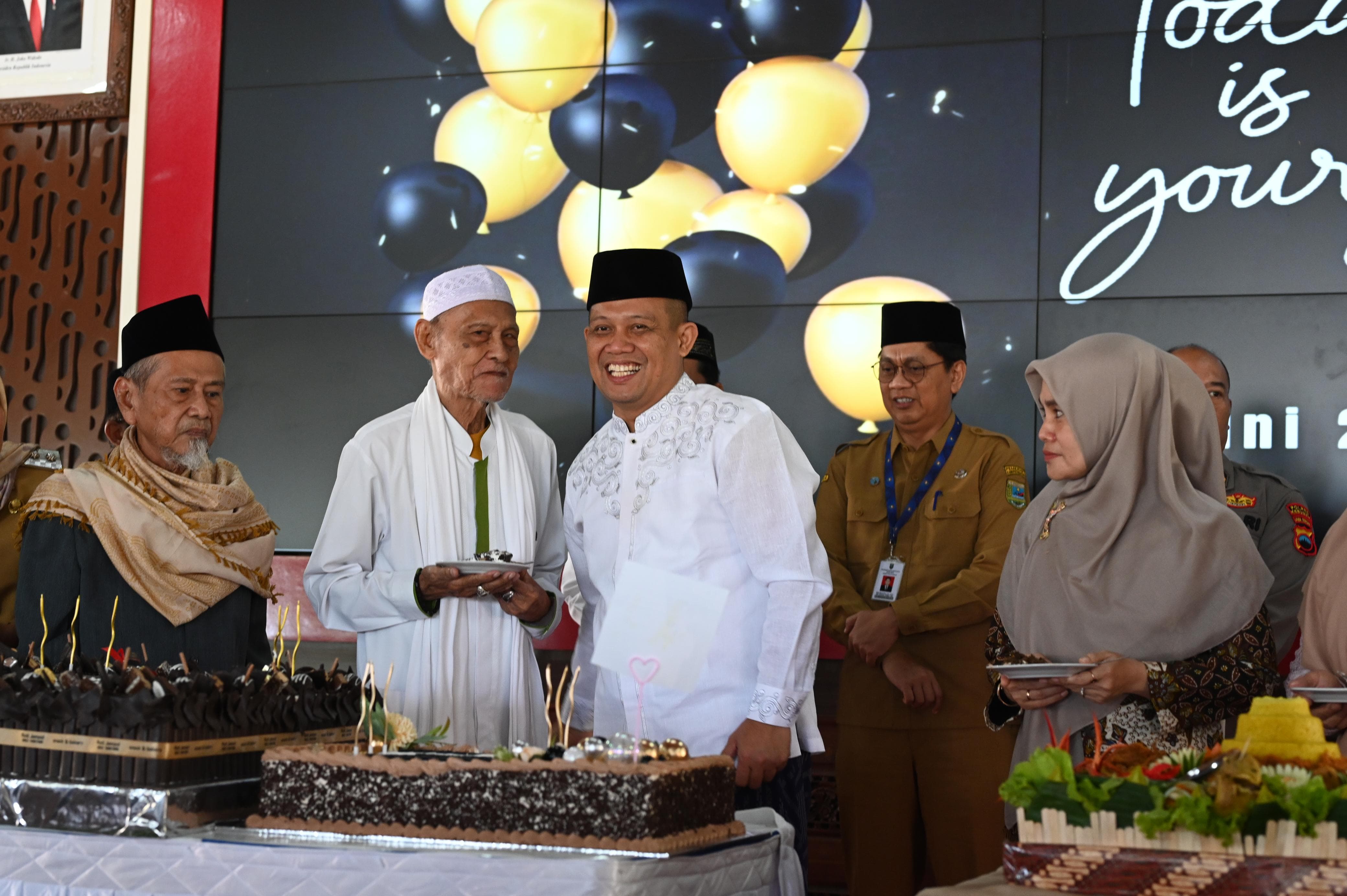 Prosesi pamitan Bupati Kebumen Arif Sugiyanto sebelum berangkat melaksankan ibadah haji. Dia akan berangkat haji melalui program Haji Furoda.