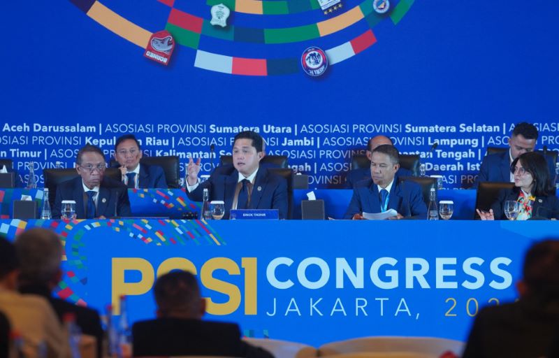 Erick Thohir bersama para perwakilan di Kongres Biasa PSSI 2024 di Hotel Shangri-La, Jakarta Pusat (PSSI)