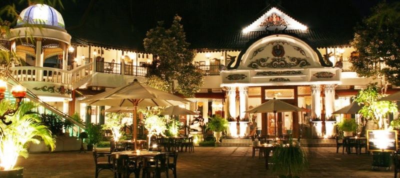 Suasana restoran Bale Raos.