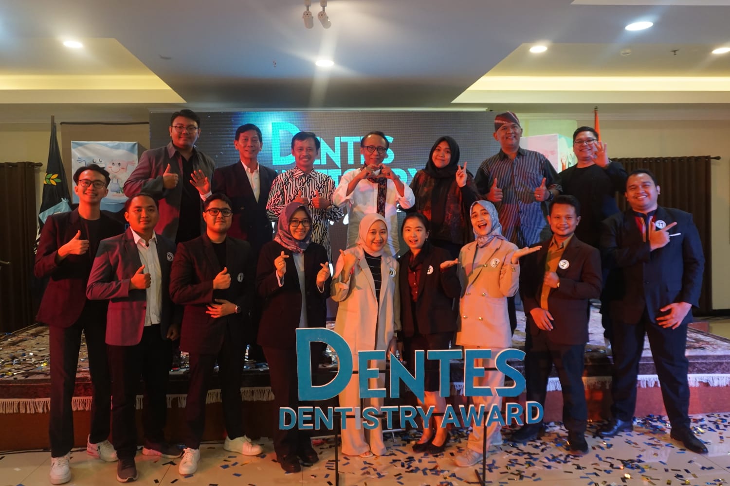 Dok: ISTIMEWA  KOMPAK: Sejumlah dokter gigi mengikuti Dentes Dentistry Award 2024 di The Grand Cabin Hotel Yogyakarta pada Minggu (9/6/2024) lalu.