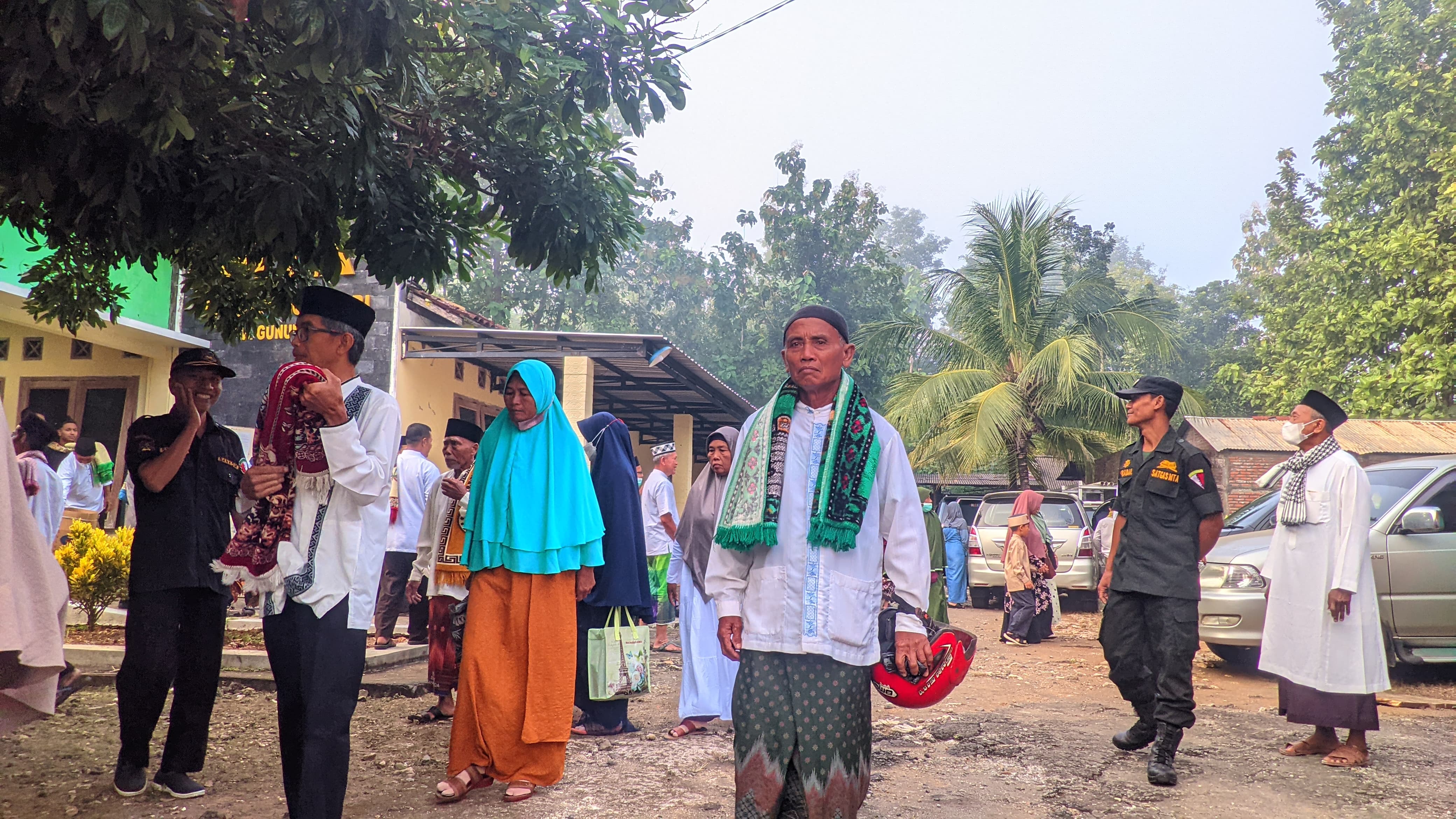 Pelaksanaan sholat Idul Adha jamaah MTA Wonosari, Kabupaten Gunungkidul, Minggu (16/6) pukul 06.30 WIB.