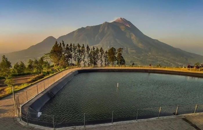 Embung Manajar Boyolali (Instagram @exploreyogyajateng @yusuf_arb)