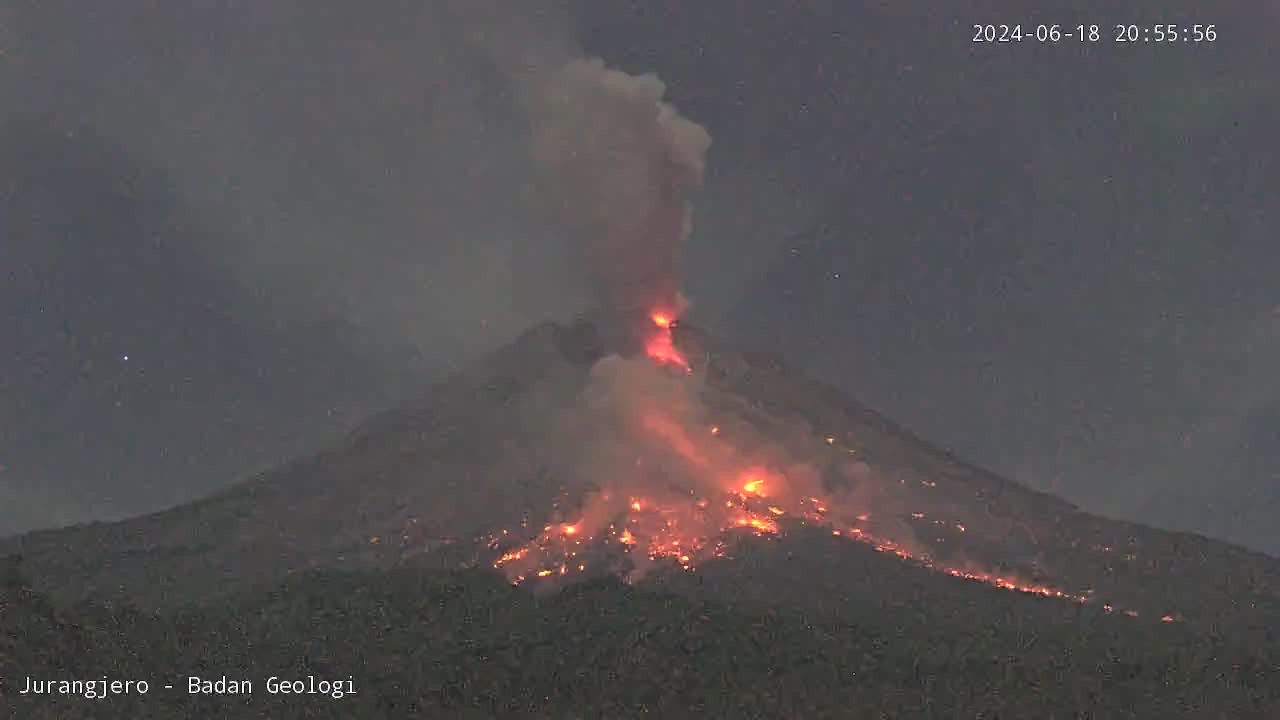 Terjadi Awan Panas Guguran Gunung Merapi pada Selasa 18 Juni 2024 jam 20.55 WIB. Terpantau dari CCTV BPPTKG Jurangjero.