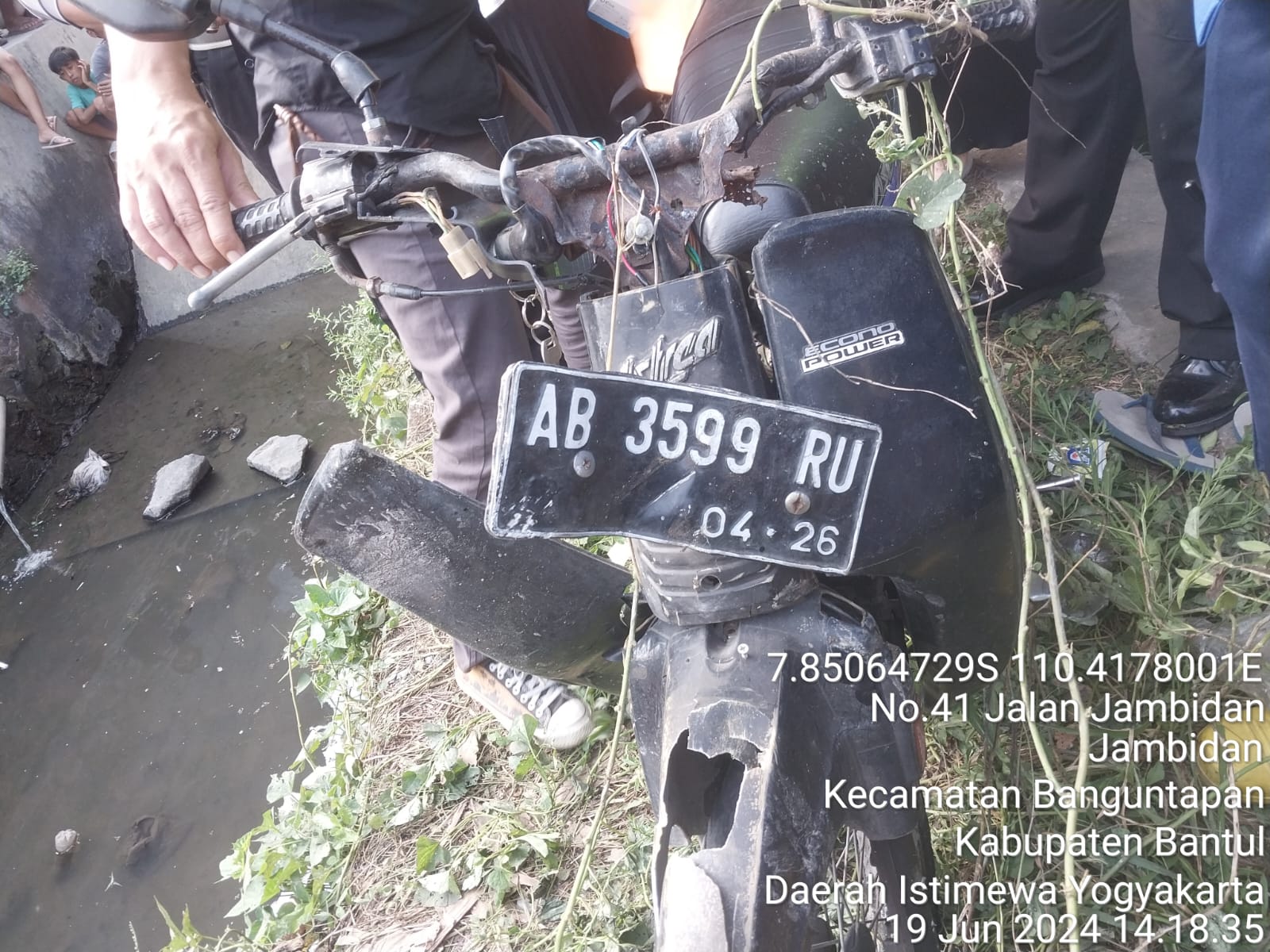 LAKA TUNGGAL: Jondelfis mengalami kecelakaan tunggal yang mengakibatkannya meninggal dunia di bawah Buk&nbsp;Dhowo&nbsp;Jambidan Rabu (19/6).Dokumentasi Humas Polres Bantul