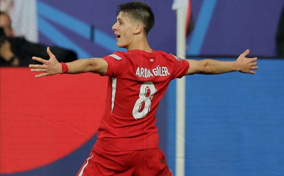 Selebrasi Arda Guler usai mencetak gol bagi Turki saat melawan Georgia di gelaran Euro 2024 grup F (getty)