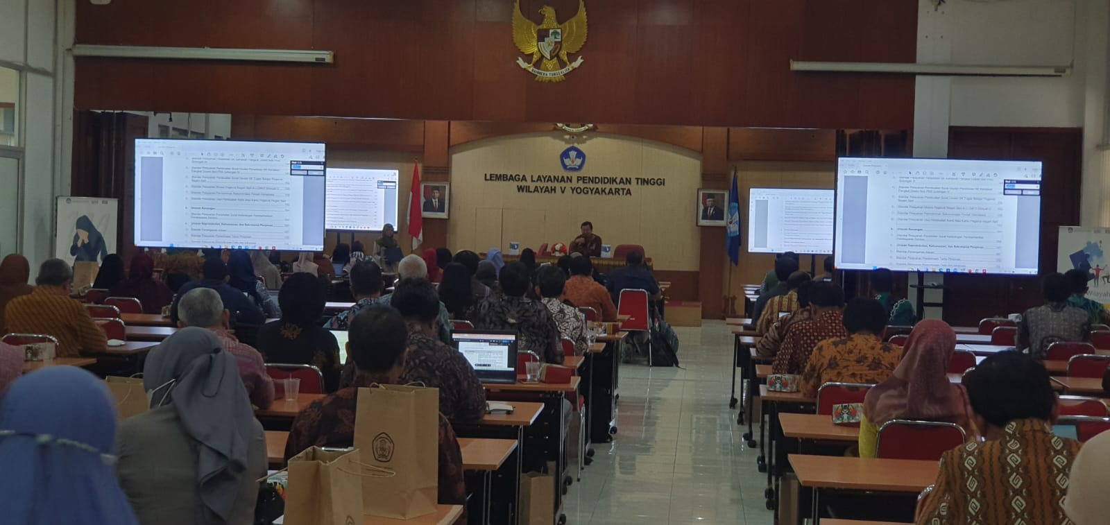 Sosialisasi standar layanan LLDIKTI Wilayah V di Kota Jogja pada Jumat (21/6/2024)  (GUNAWAN/Radar Jogja)
