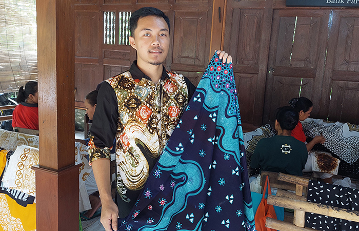 Ilustrasi Produk Tekstil Batik