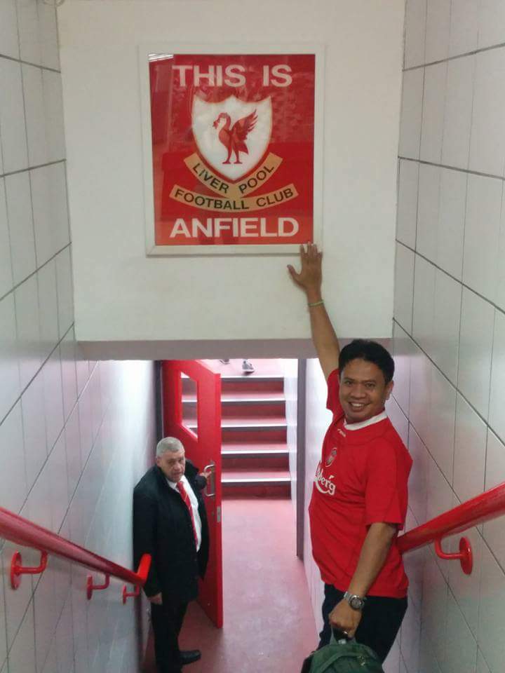 Prof Iswandi di Stadion Anfield