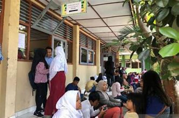 Ilustrasi kegiatan PPDB yang dilakukan di sekolah. (imscenter.id)