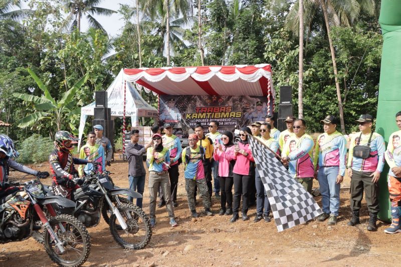 Kegiatan Trabas Kamtibmas Polres Purworejo di Desa Dilem, Kemiri, Purworejo, Minggu (23/6/2024).