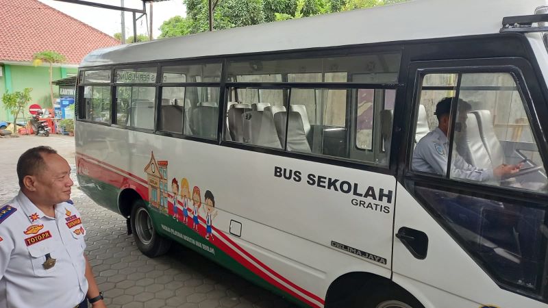 Penampakan bus sekolah Bantul yang akan menjemput dan mengantar pelajar dalam beraktivitas ke sekolah.&nbsp;