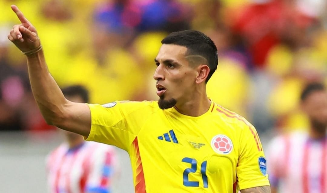 Selebrasi Daniel Munoz usai mencetak gol pertama Kolombia ke gawang Paraguay (ig copamerica)