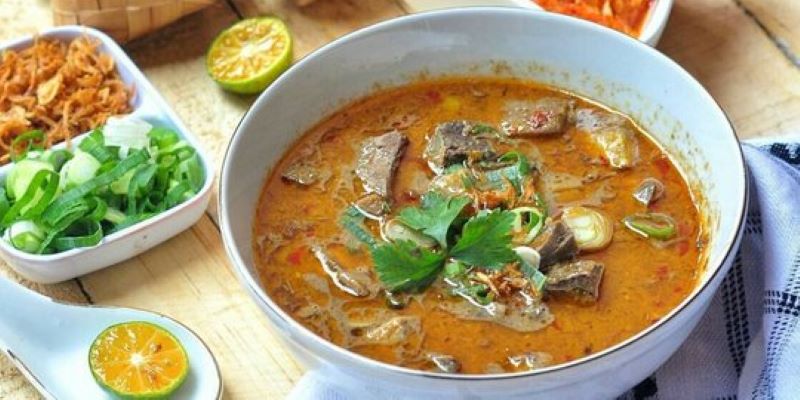Coto Makassar Khas Sulawesi.